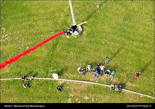 bungee jumping with trampoline